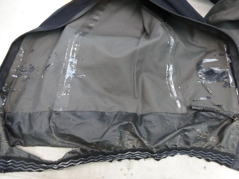 Funktionshose mit kaputter Membran