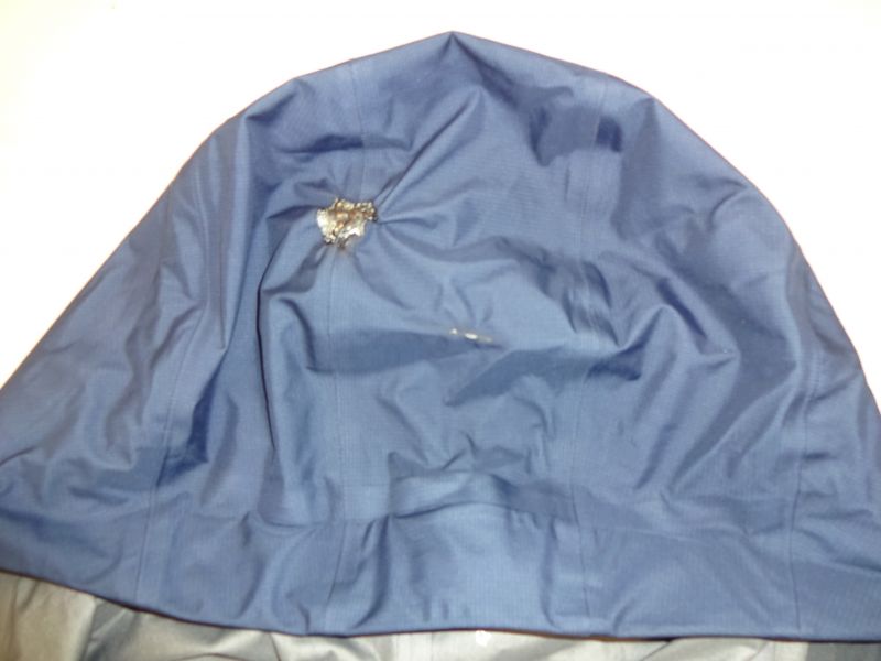 Brandloch in einer Kapuze reparieren